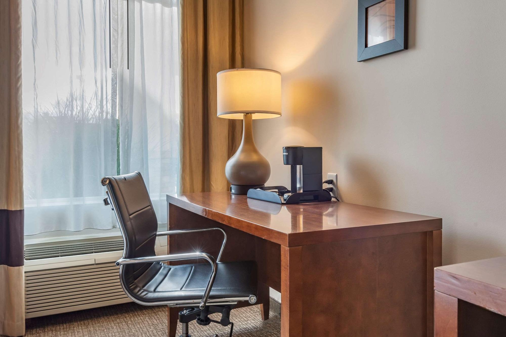 Comfort Inn Apalachin - Binghamton W Route 17 Екстериор снимка